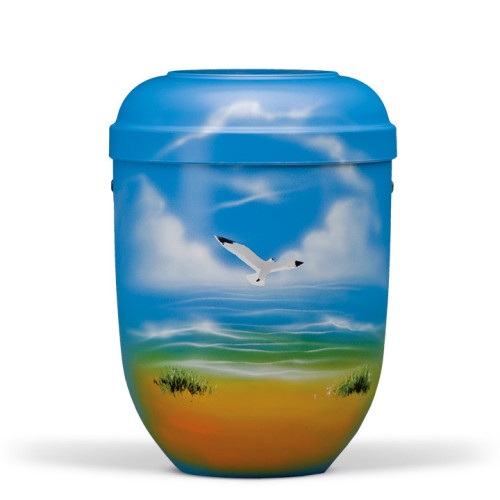 Naturstoffurne in Himmelblau mit einem Airbrush-Motiv einer Möwe und Wolken, konisch geformt, Gesamtansicht.
