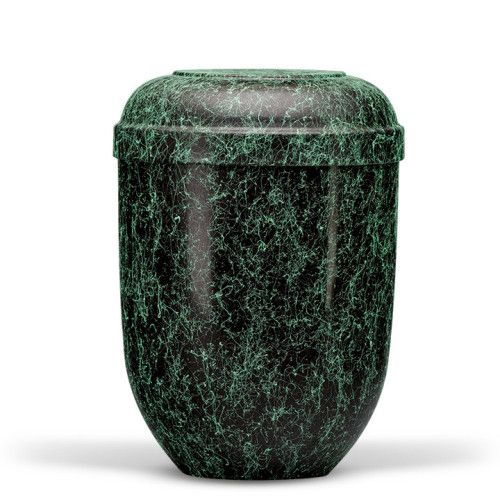Eine grün patinierte Naturstoffurne mit einer ovalen Form und einer geschlossenen Oberseite, die eine marmorierte Struktur aufweist.