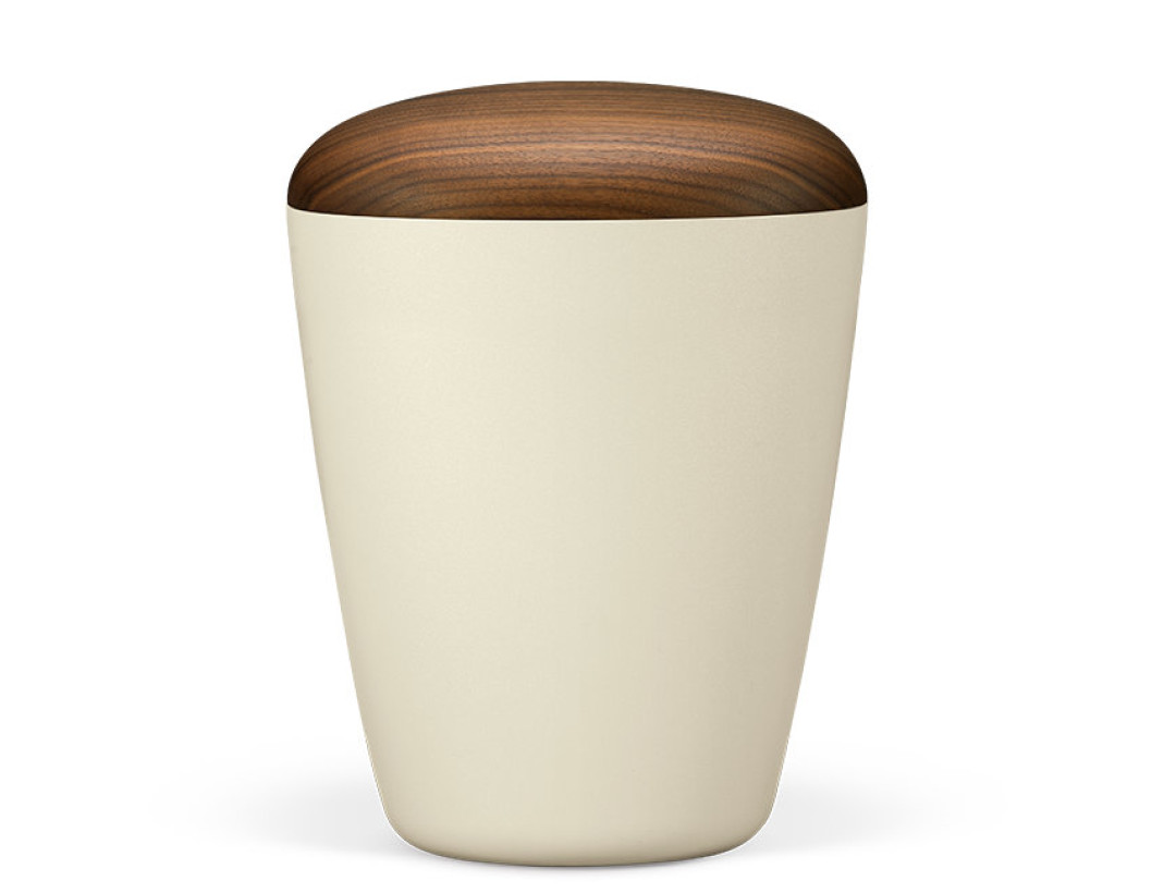 Naturstoffurne, Cremeweiß Perlmutt, Holzdeckel Nußbaum geölt