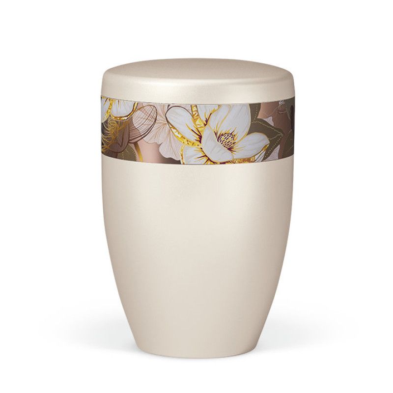 Eine cremeweiße Naturstoffurne mit einer glatten Oberfläche und einem dekorativen Band in Rosé Gold mit Magnolia-Muster, Gesamtansicht.