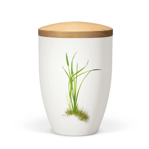 Naturstoffurne in weiß-matter Farbe mit handbemaltem grünen Grasdekor und einem geölten Holzdeckel aus Linde, Gesamtansicht.