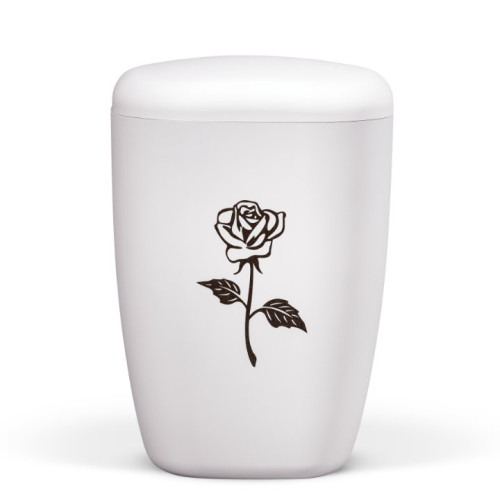 Eine weiße, matte Naturstoffurne mit einer lasergravierten Rose auf der Vorderseite, in zylindrischer Form und mit einem passenden Deckel.