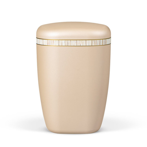 Naturstoffurne in perlbeige mit einem dekorativen Band aus Bambus, ovaler Form und geschlossener Oberseite, Gesamtansicht ohne weitere Details.