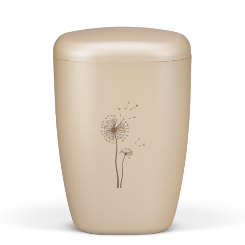 Naturstoffurne in perlbeige mit abgerundetem Deckel und Lasergravur einer Pusteblume, Gesamtansicht des Produkts.