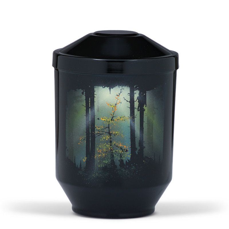 Schwarze Stahlurne mit Airbrush-Motiv einer Waldlichtung, konisch zulaufend, mit einem abgerundeten Deckel und einer detailreichen, farbigen Darstellung von Bäumen und Licht.