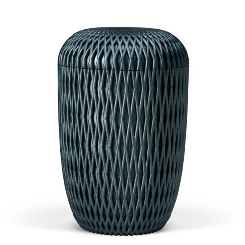 Naturstoffurne in Petrol mit 3D-Druck-Rautenmuster, zylindrische Form und gewölbtem Deckel, Gesamtansicht des Produkts.