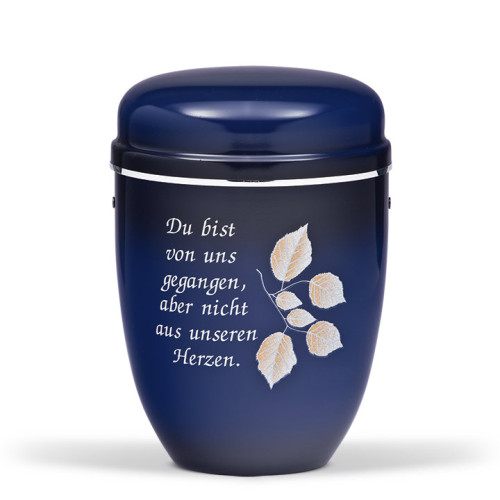 Stahlurne in Blau mit schwarzer Patina, verziert mit silbernem Band und dem Text "Du bist von uns gegangen, aber nicht aus unseren Herzen" sowie Blattmotiven.