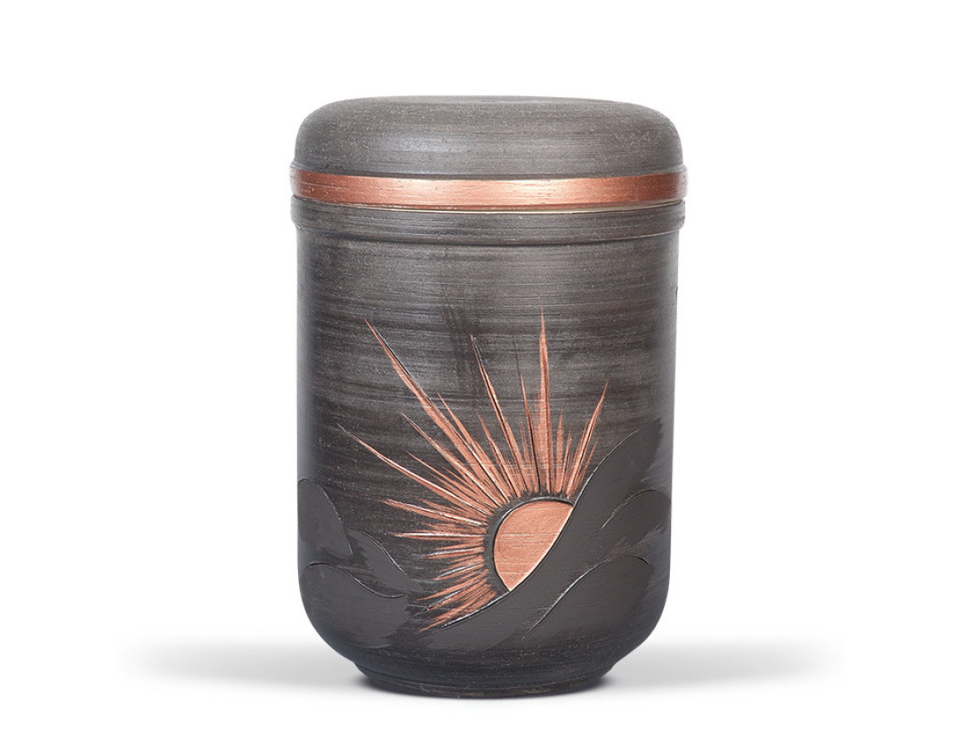 Keramikurne schwarz, Aufgehende Sonne