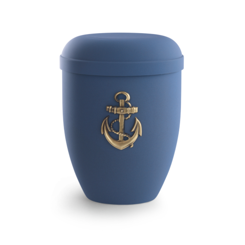 Die Urne aus der Edition Classic ist in einem samtigen Marineblau gehalten und zeigt einen goldenen Anker als dekoratives Element.