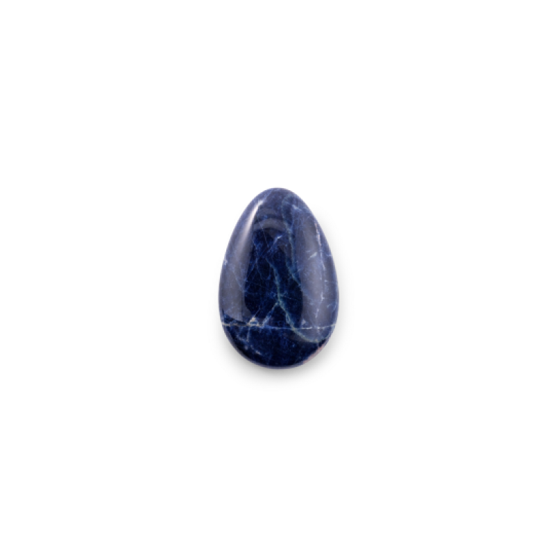 Ein ovaler Gedenkstein-Handschmeichler aus Sodalith in dunklem Blau mit feinen, hellen Aderungen, Gesamtansicht ohne weitere Dekoration.