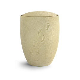 Edition Remember Me, Sandoberfläche, Fußspuren im Sand vertieft, Keramik