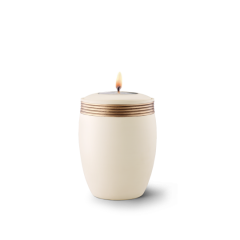 Edition Cleo, Samtton creme - Gedenklicht, Handbemaltes Dekor altgold, Keramik