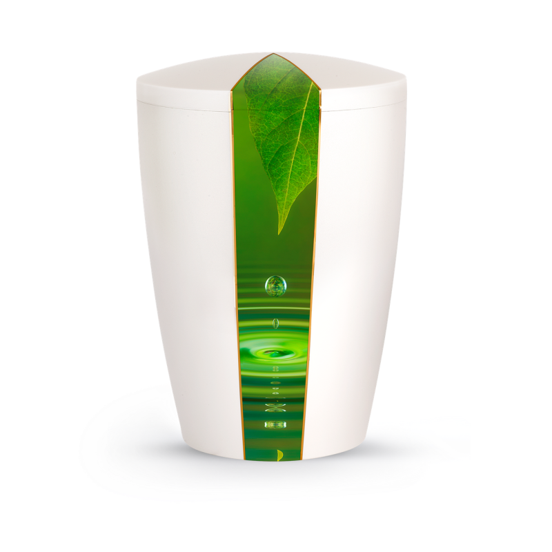 Die Urne der Edition Natura ist perlmuttfarben, hat eine ovale Form und zeigt ein grünes Blatt sowie Wassertropfen auf der Vorderseite.