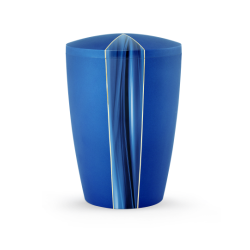 Die Urne der Edition Cascade in Samtton azur hat eine ovale Form mit einem Cascade-Motiv in blauen Farbtönen und ist biologisch abbaubar.