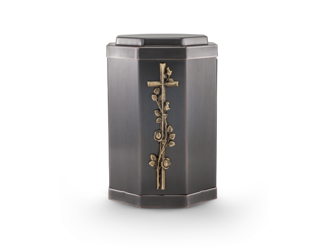 Kupfer, galvanisch dunkel gefärbt, Gusskreuz rosenumrankt Kupfer, galvanisch dunkel gefärbt, Gusskreuz rosenumrankt