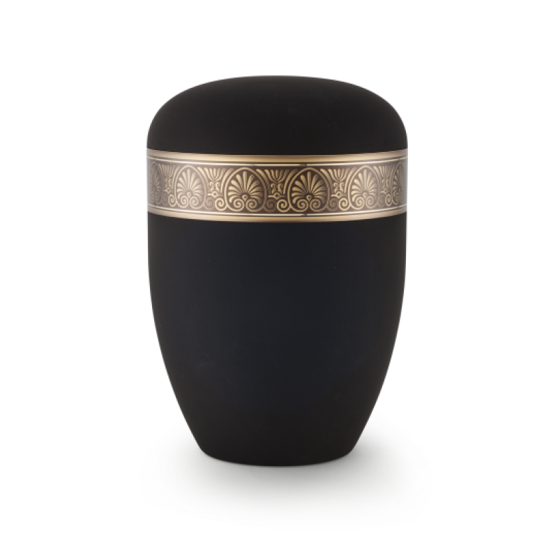 Die Urne in tiefschwarz mit samtiger Oberfläche hat eine ovale Form und ist mit einem goldenen Dekor in Form von Baumkronen verziert.