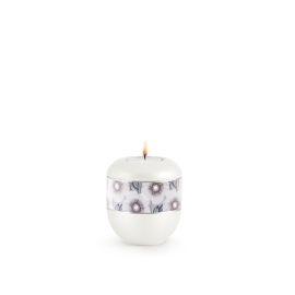 Edition Wave, perlmutt - Gedenklicht, Blumen-Dekor mit feinen Kristallen, Silberstreifen Edition Wave, perlmutt - Gedenklicht, Blumen-Dekor mit feinen Kristallen, Silberstreifen