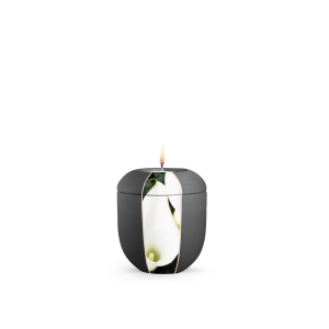 Edition Natura, Samtton anthrazit, Calla, Gedenklicht