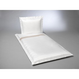 Garnitur in Serge mit Text auf Lodenband gerade Garnitur in Serge mit Text auf Lodenband gerade