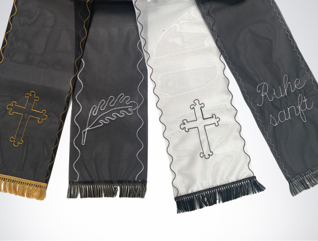 Bougram appretiert, bestickt, 20 x 200 cm