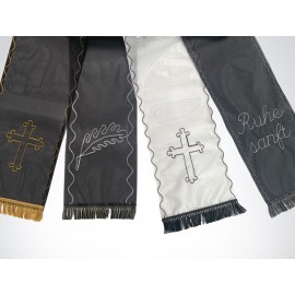 Bougram appretiert, bestickt, 20 x 200 cm