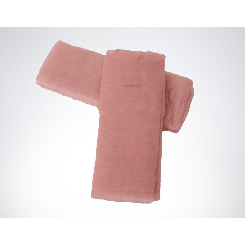 Dekostoffe aus rosa Organza in einer Gesamtansicht, leicht transparent und weich, übereinandergelegt und gefaltet.