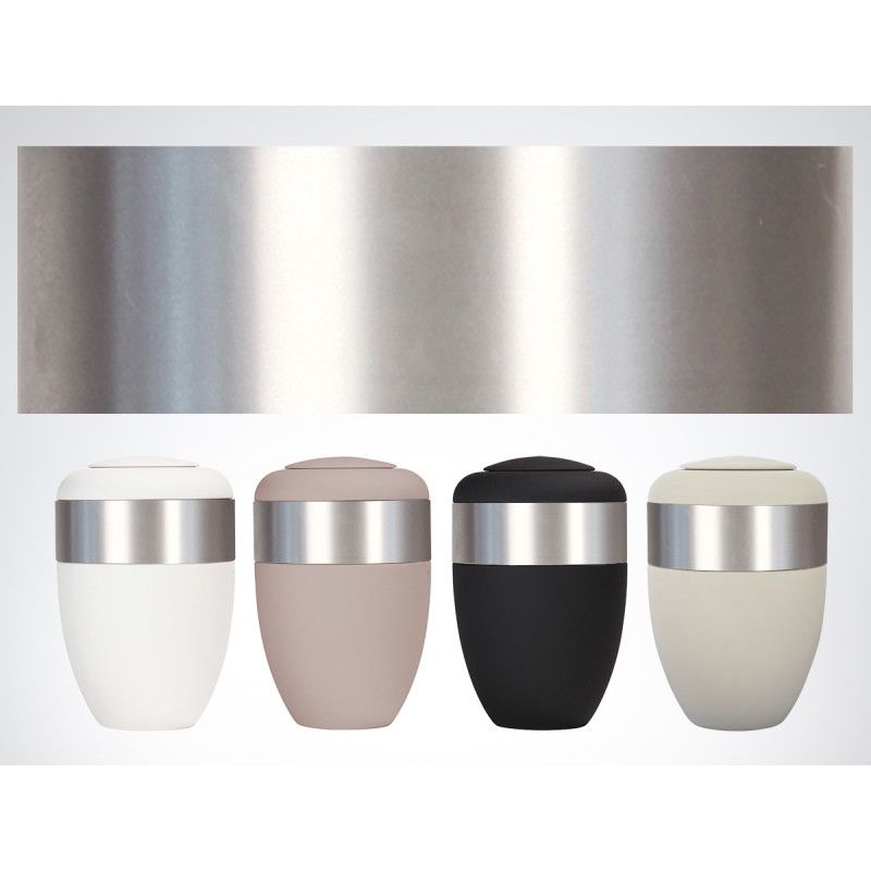 Aluminiumring für Ring-Urne in silberner Farbe, präsentiert über vier Urnen in unterschiedlichen Farben: weiß, beige, schwarz und grau, Gesamtansicht.