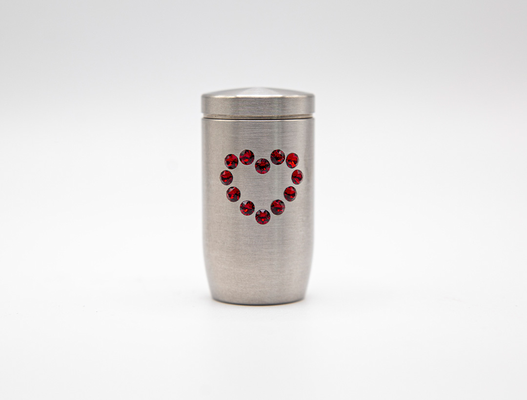 Miniurne aus Edelstahl - Herz Glaskristall rot