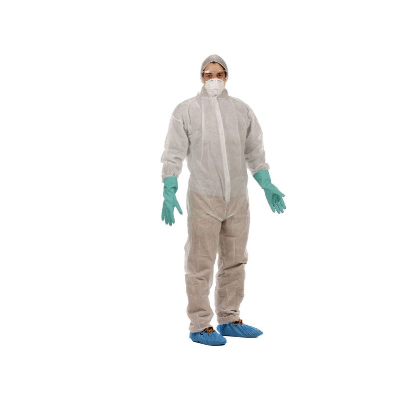 Ein einzeln verpacktes Bestatterset besteht aus einem grauen Schutzanzug, grünen Handschuhen, einer Gesichtsmaske und blauen Überschuhen.