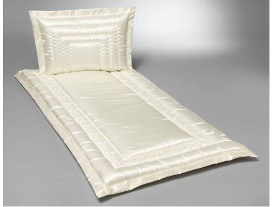 Glanzseide creme mit Organza Innennaht
