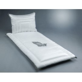 Serge mit „betender Hand“