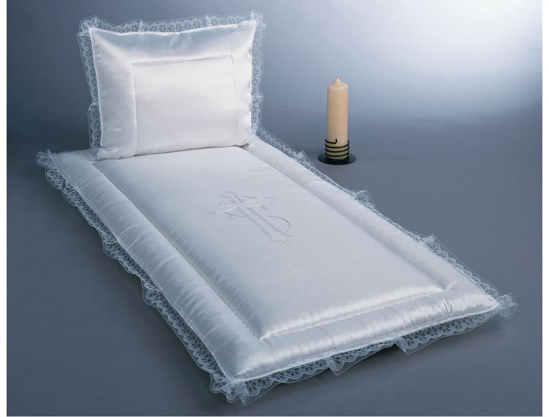 Serge mit Kreuz und Blumenranke