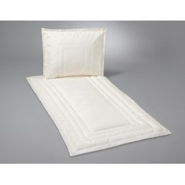 Deckengarnitur aus Traumflachs Loft Hergestellt aus 100% Leinen und Viskose-Vlies mit Umweltzertifikat.