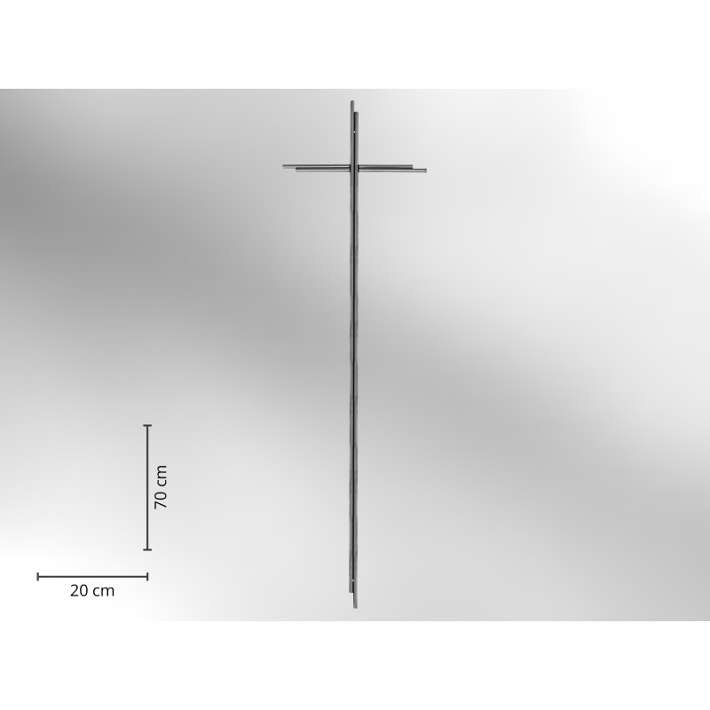 Doppelkreuz aus silberfarbenem Metall mit einer Höhe von 70 cm und einer Breite von 20 cm, in Gesamtansicht ohne weitere Dekoration.